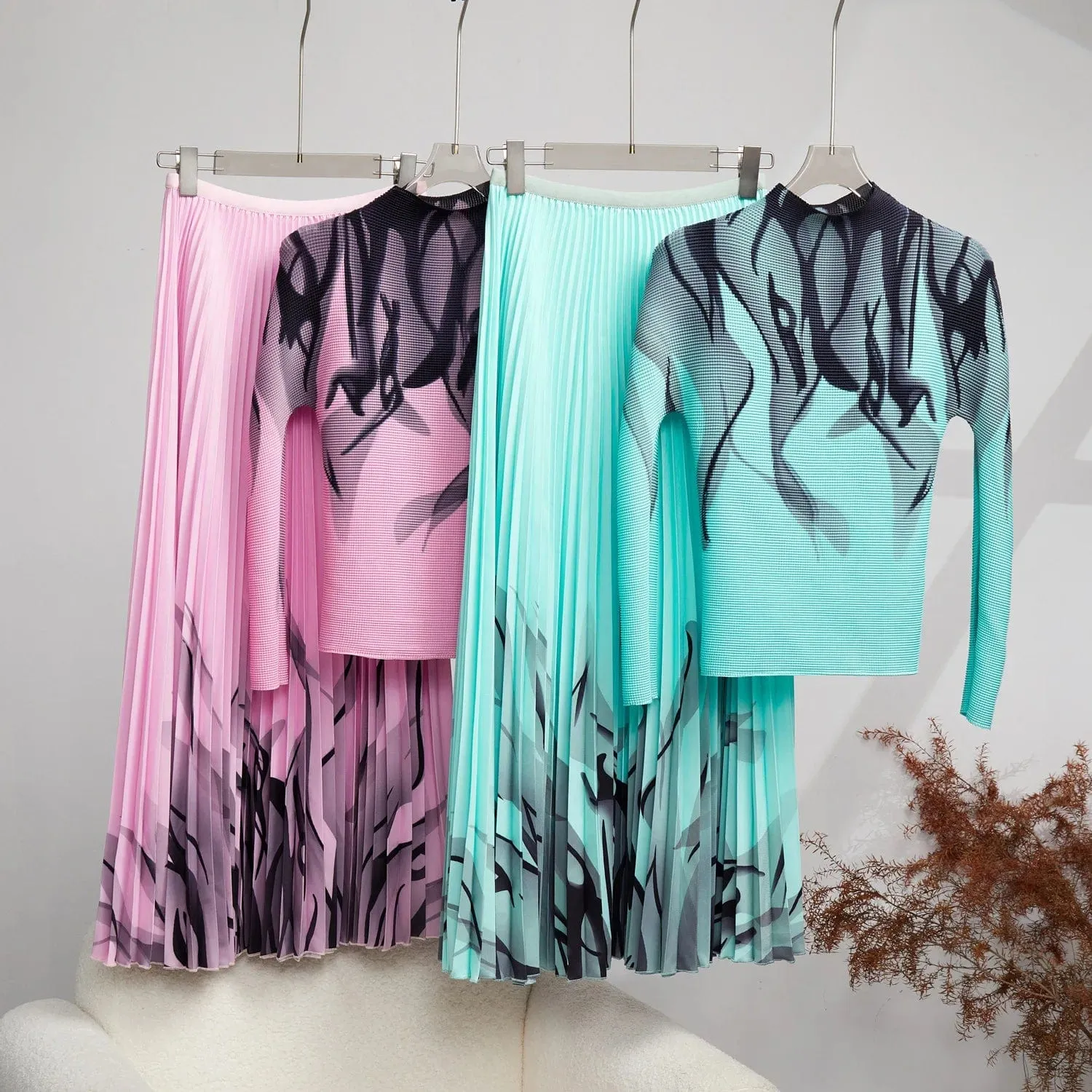 Women Print Pleated T-shirt  Skirt Sets , Turtleneck Long Sleeves Slim Two-Piece Sets